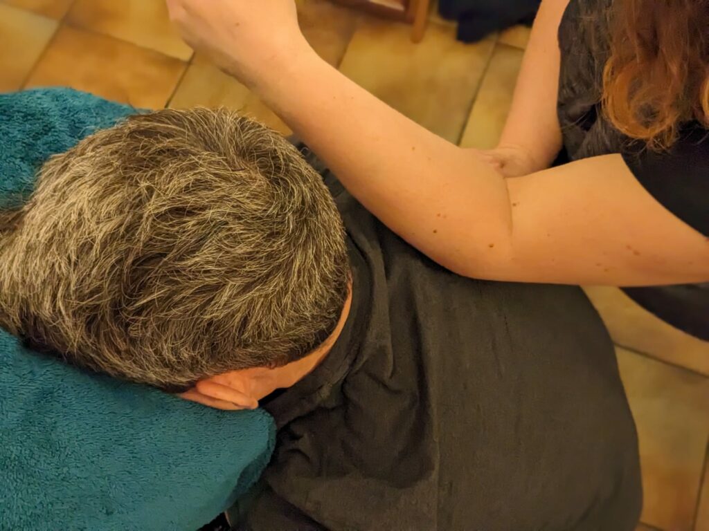 massage amma assis réalisé par ammaryzen , massage à domicile, hauts de france,  à Lucheux